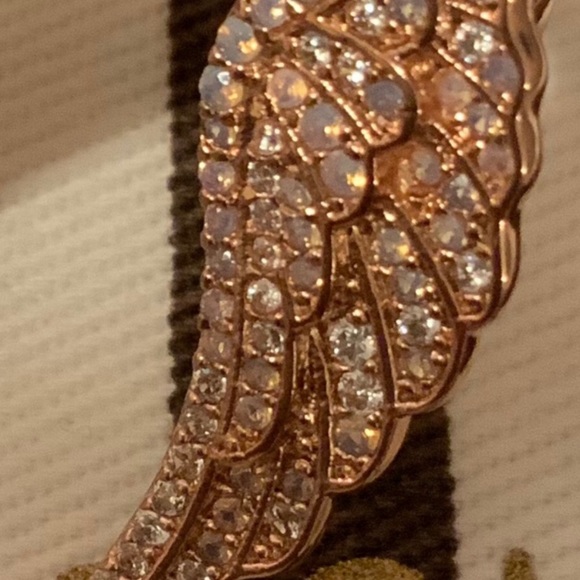 Henri bendel Rose gold sparkly wings open adjustable Ring size 6-7 - Picture 5 of 8
